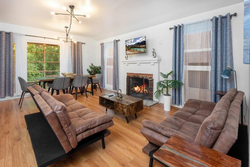 Luxury Living: Spacious 3br Apartment *